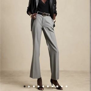 Banana Republic Factory Sculpted Cropped Bootcut Pant NWT (size 6)
